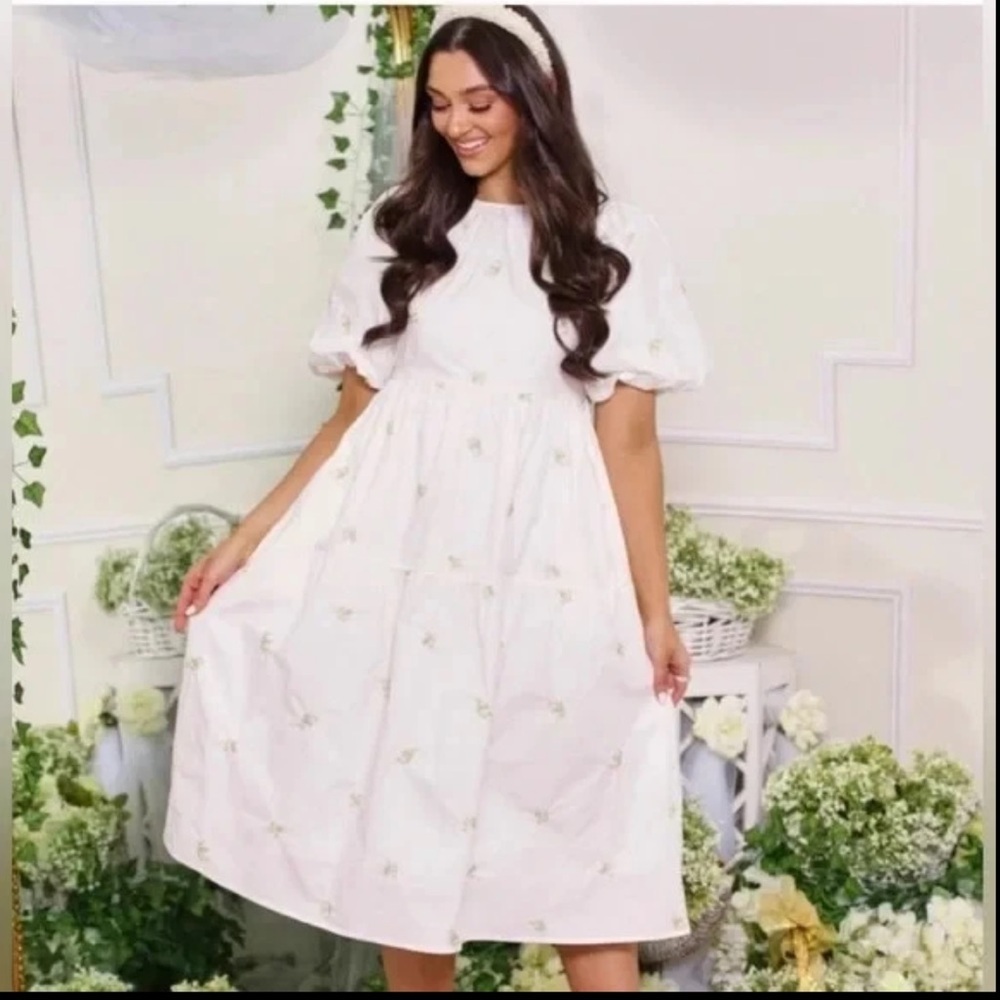 Moodie Floral Embroidered Tiered Midi Dress Medium Coquette Girl